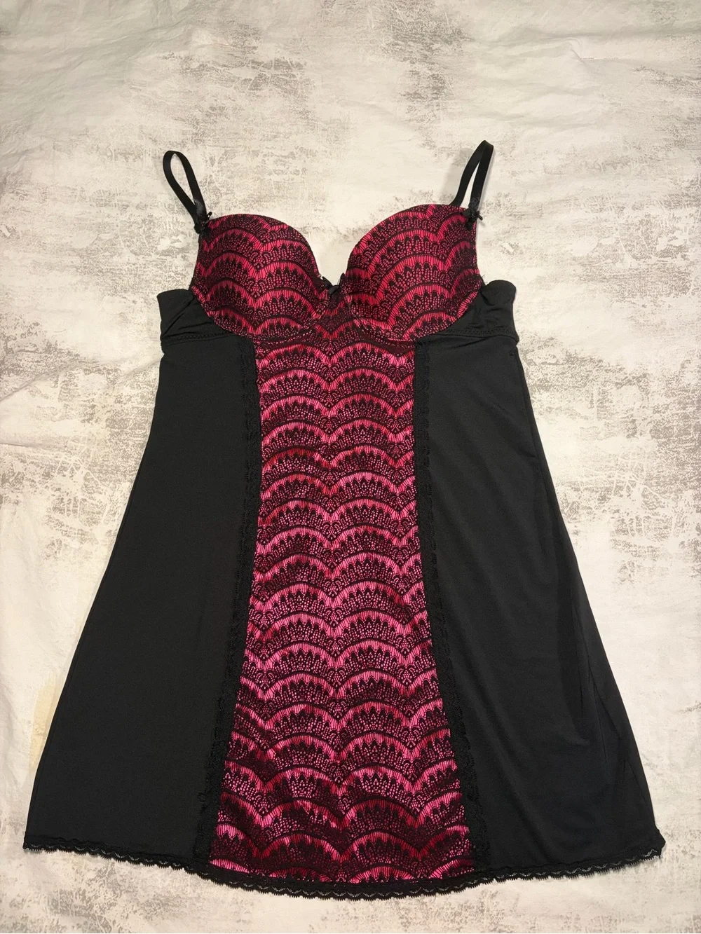 Marilyn Monroe Intimates Black & Hot Pink Lace Babydoll Chemise Lingerie